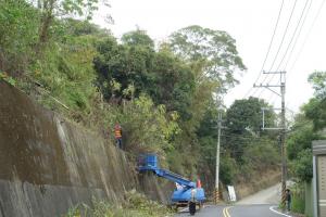 20210319砍草吊車