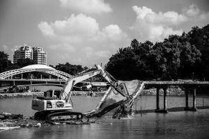 過河拆橋